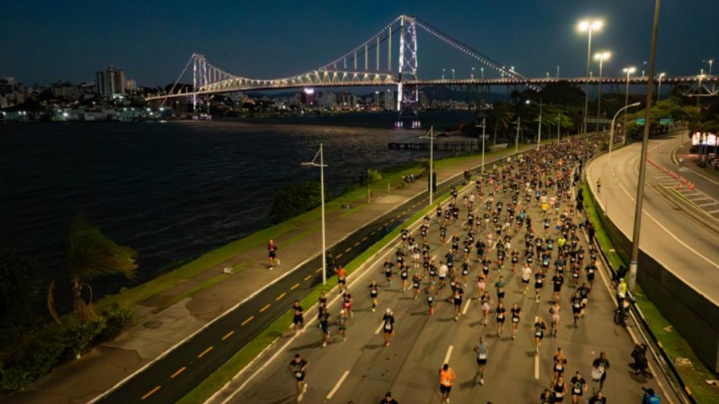Meia Maratona de Florianópolis reúne 14 mil atletas e consolida Capital entre os maiores polos da corrida no país