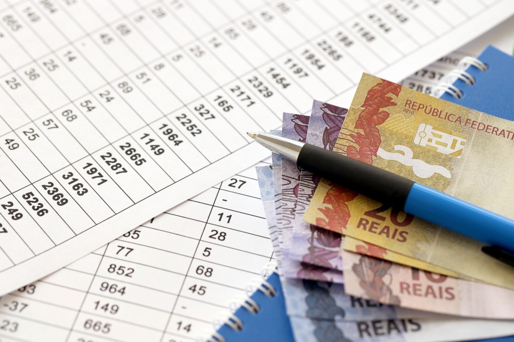 49% dos endividados com bancos concentram mais de uma dívida por instituição, revela Serasa
