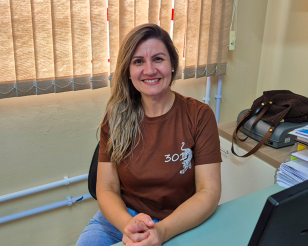 PROFESSORA SABRINA SCHEFFER ASSUME A DIREÇÃO DA EEB PROFESSORA MARIA SOLANGE LOPES DE BORBA EM SÃO JOÃO DO SUL