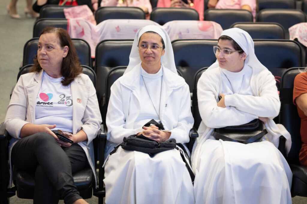 https://suitacdn.cloud-bricks.net/fotos/15869077/file/desktop/06052026_4o-Encontro-Estadual-das-Redes-Femininas-de-Combate-ao-Cancer_RC-3-900x600.jpg?1778246870