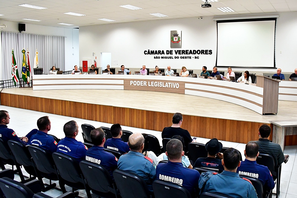 Vereadores aprovam em regime de urgência alterações no orçamento municipal