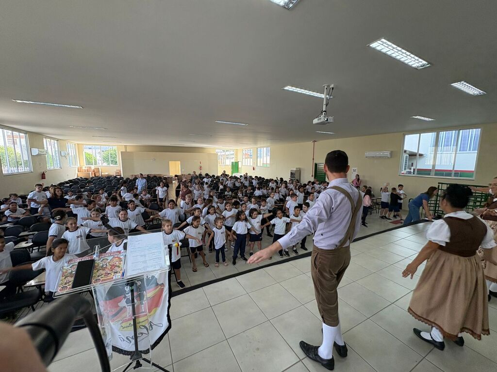 Projeto Laboratório Cultural Alemão encerra atividades com apresentações folclóricas em Pinhalzinho