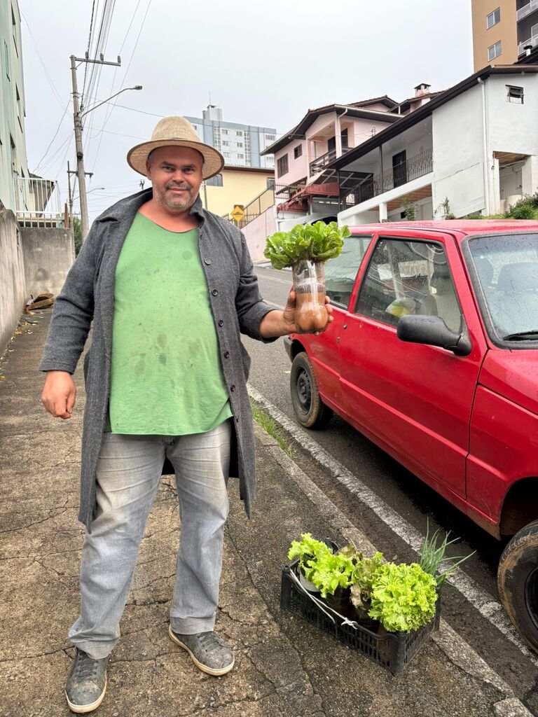 Projeto incentiva preservação da natureza e produção de hortaliças reciclagem criativa em Capinzal