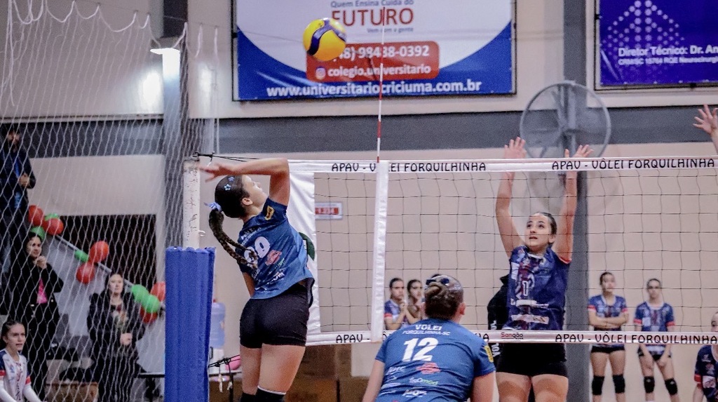 Vôlei de Forquilhinha conquista etapa do Campeonato Estadual de forma invicta