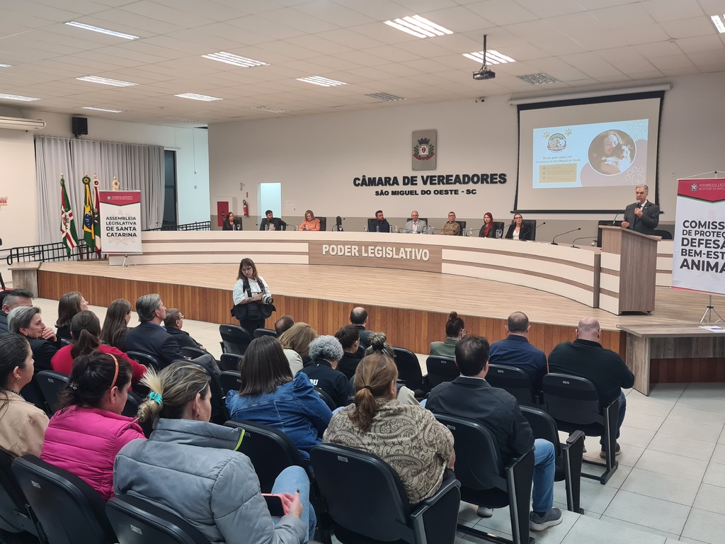 Alesc debate proteção e bem-estar animal em São Miguel do Oeste