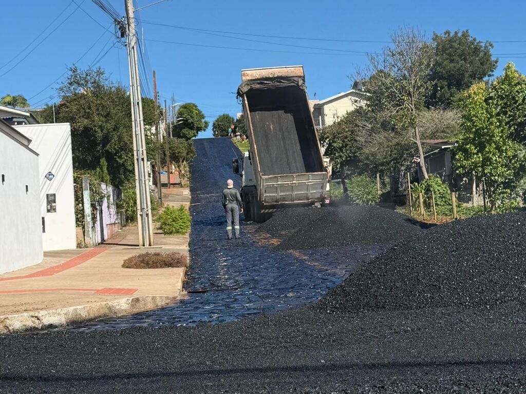 Obras de pavimentação avançam no bairro São Luiz