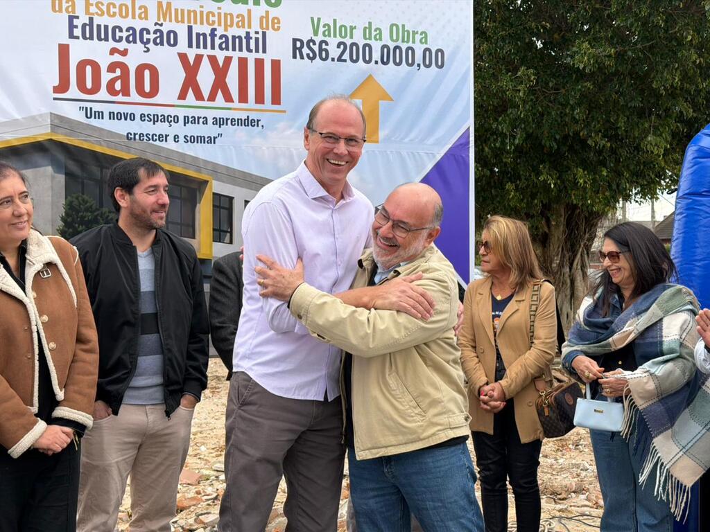 TORRES INICIA CONSTRUÇÃO DO NOVO PRÉDIO DA EMEI JOÃO XXIII E TRANSMISSÃO DO CARGO DO PREFEITO AO VICE-PREFEITO