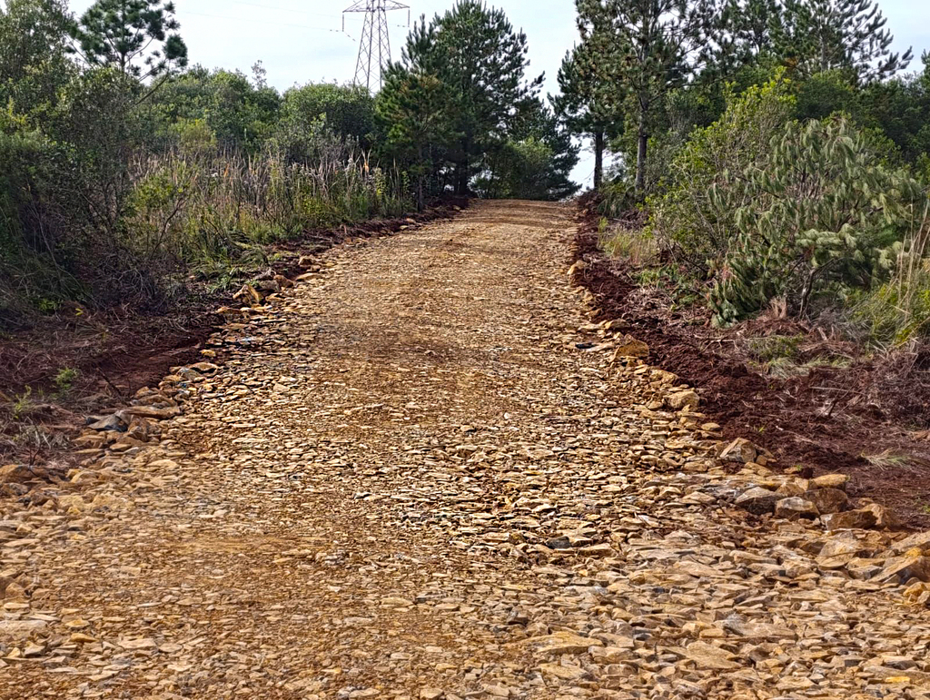 Campos Novos avança na implantação do IFC com acesso executado pela Prefeitura e lançamento da pedra fundamental