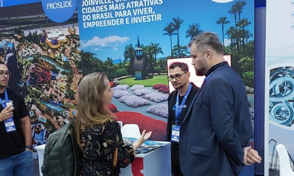 Joinville apresenta potencial para investimentos em parques e turismo de lazer em evento nacional