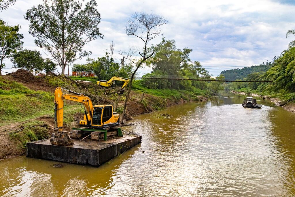 Pela primeira vez na história, SC investe mais de R$ 227 milhões na limpeza de mais de 350 km de rios​​​​​​​​​​​​​​​​