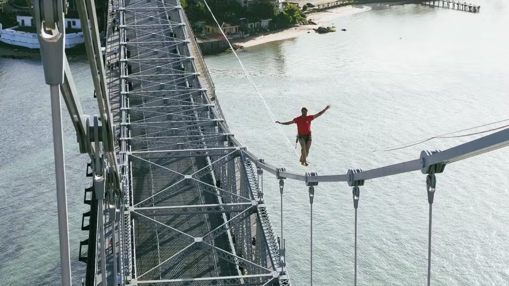 Desafio sobre a Ponte Hercílio Luz pode colocar atleta Catarinense no Guinness Book