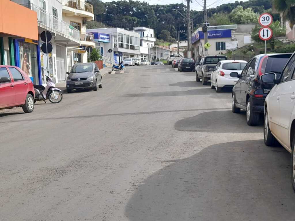 Atenção motoristas de Anita Garibaldi: Serviço de limpeza das ruas para pintura serão iniciados