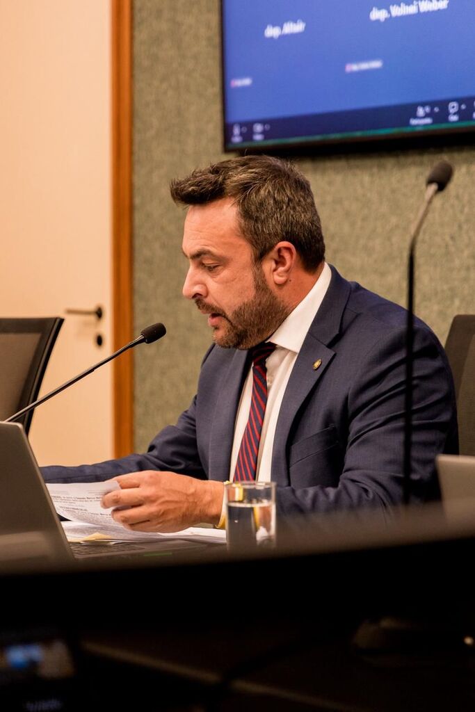 Projeto de lei de Marcius Machado avança na Alesc e fortalece política de castração de animais em situação de rua