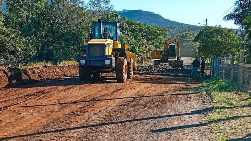 PREFEITURA DE PRAIA GRANDE INICIA OBRAS DE PAVIMENTAÇÃO DA RUA ALFREDOLINA OLIVEIRA PINTO