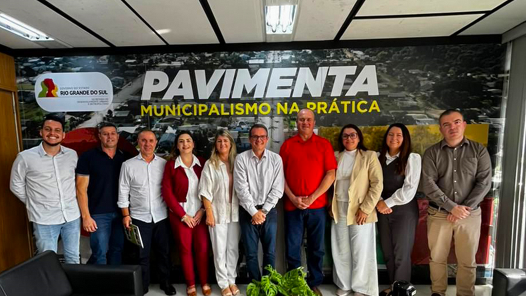 PREFEITO DE MAMPITUBA PARTICIPA DE REUNIÕES NA SEDUR E DAER