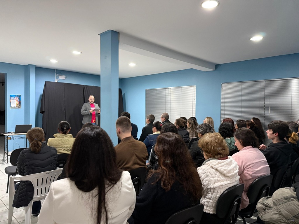 Casa da Cultura de Joaçaba realiza primeiro Sarau Cultural de 2026 com mostra de artistas e oficinas artísticas