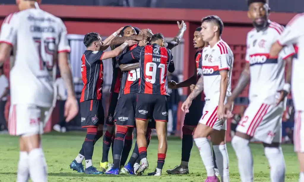 Vitória mostra eficiência e elimina Flamengo da Copa do Brasil