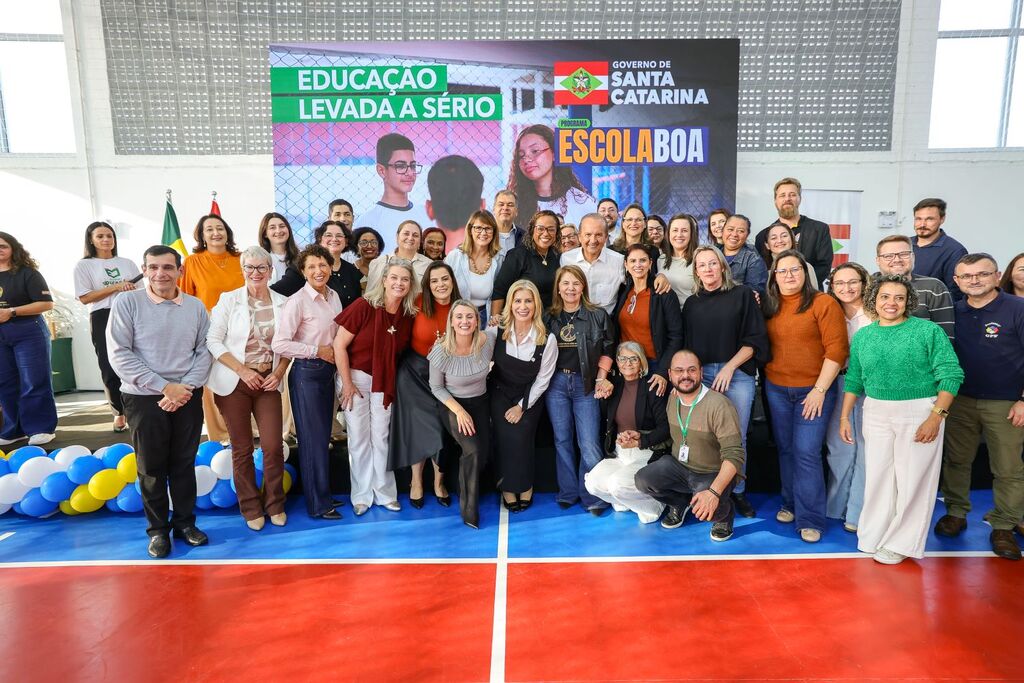 Escolas estaduais de Joinville recebem obras, climatização e novos notebooks