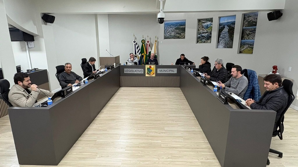 Poder Legislativo de Capinzal debate pedidos de informações, melhorias e indicações para o município
