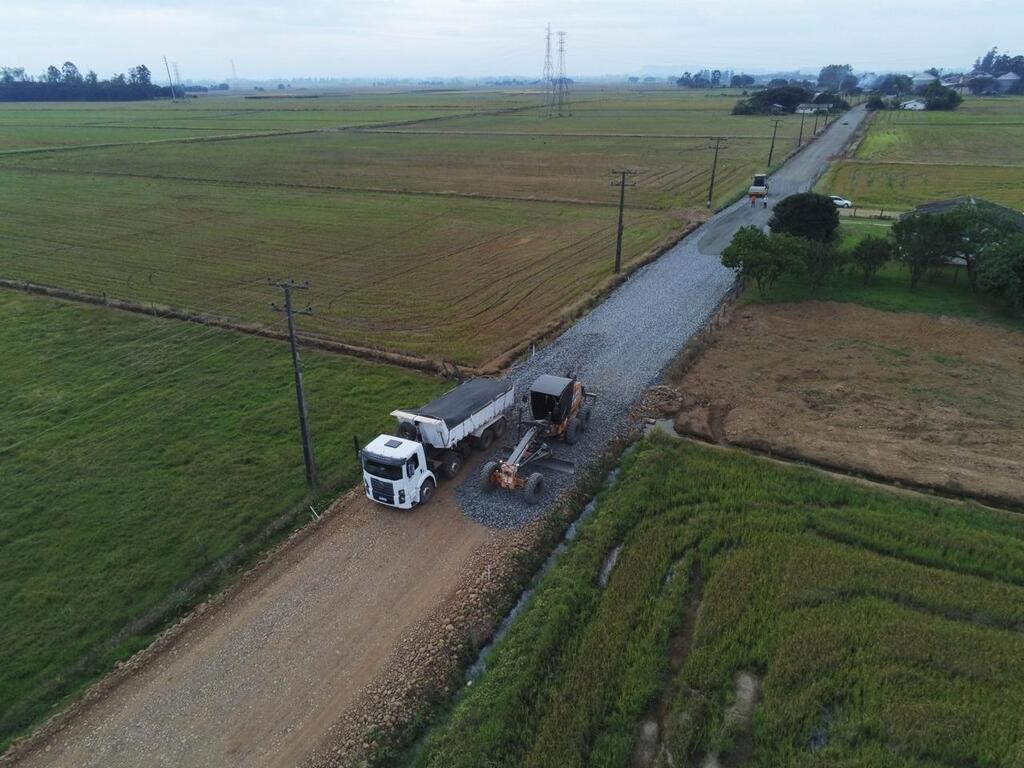 Programa Estrada Boa Rural já tem em andamento projetos para pavimentar mais de 900 km de rodovias no interior