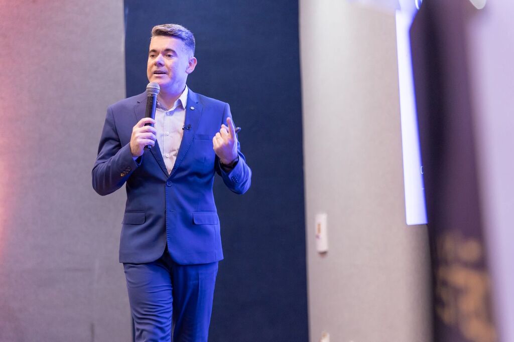 Palestra provoca líderes a repensarem: “Dom da palavra é talento?