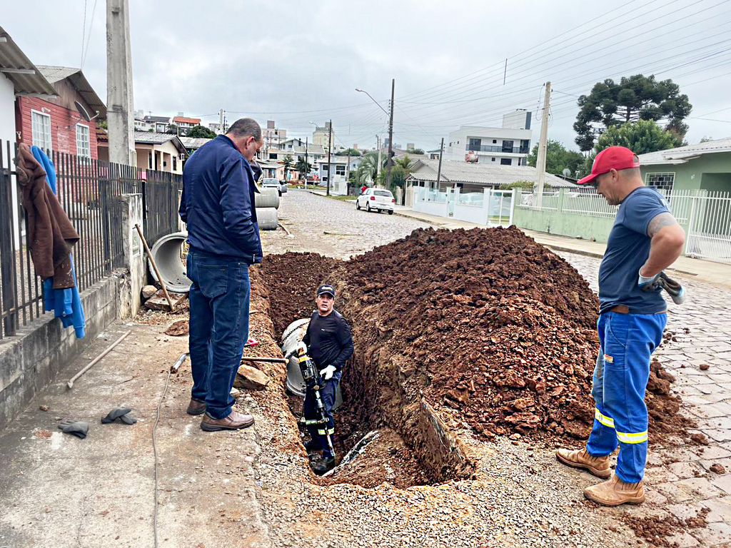 Prefeitura inicia obra de drenagem para reduzir alagamentos no Centro 2 em Campos Novos