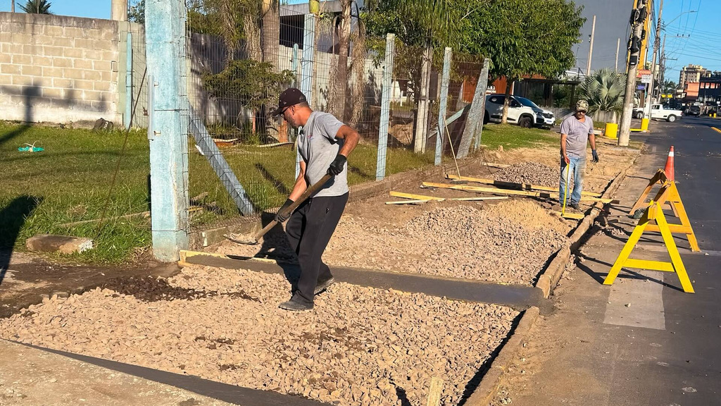 SECRETARIA DE OBRAS INTENSIFICA SERVIÇOS DE LIMPEZA, ROÇADAS E MANUTENÇÃO EM PASSO DE TORRES