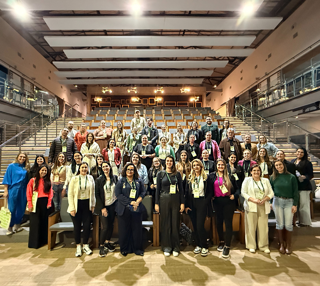 Executiva da ACIRP participa de seminário da FACISC em Florianópolis
