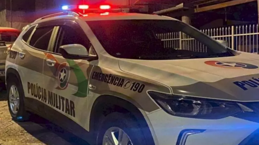 Motociclista sofre corte no rosto após colisão em Imbituba