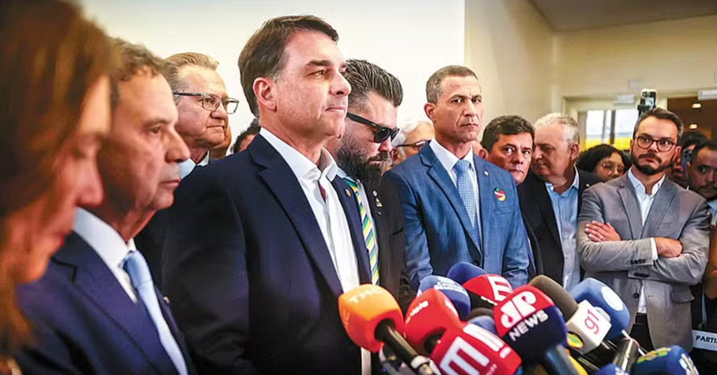PL dá 15 dias para avaliar se busca opção a Flávio após falas com Vorcaro