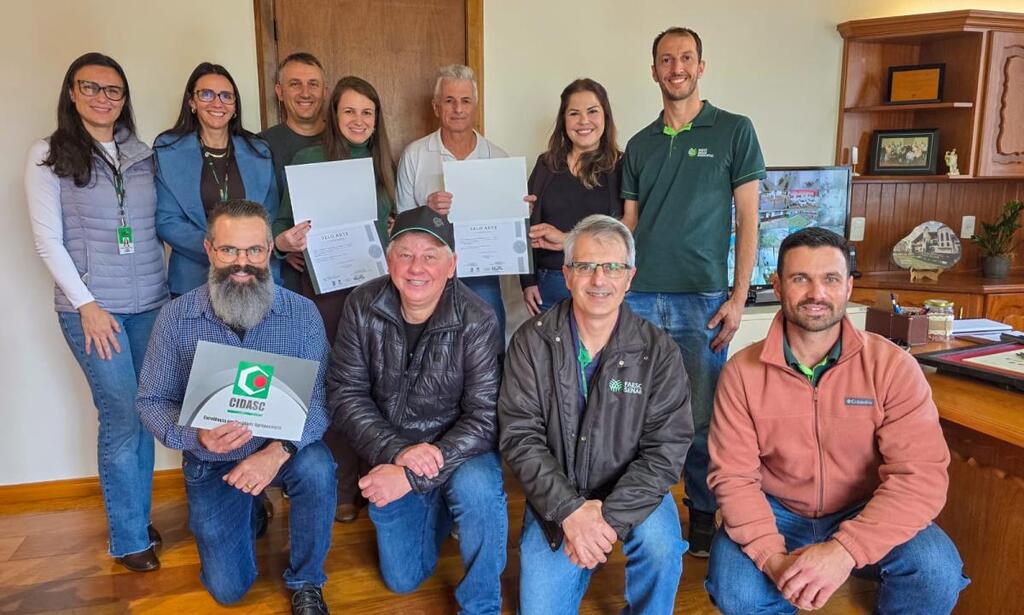 Treze Tílias entrega três certificações do selo arte à agroindústria Só Mel