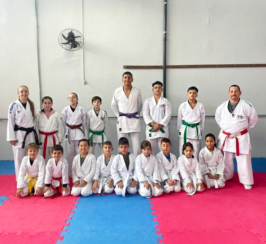Karatê da CME de Ouro, na preparação da 2ª Etapa Estadual no dia 13 de junho na cidade de Lacerdópolis