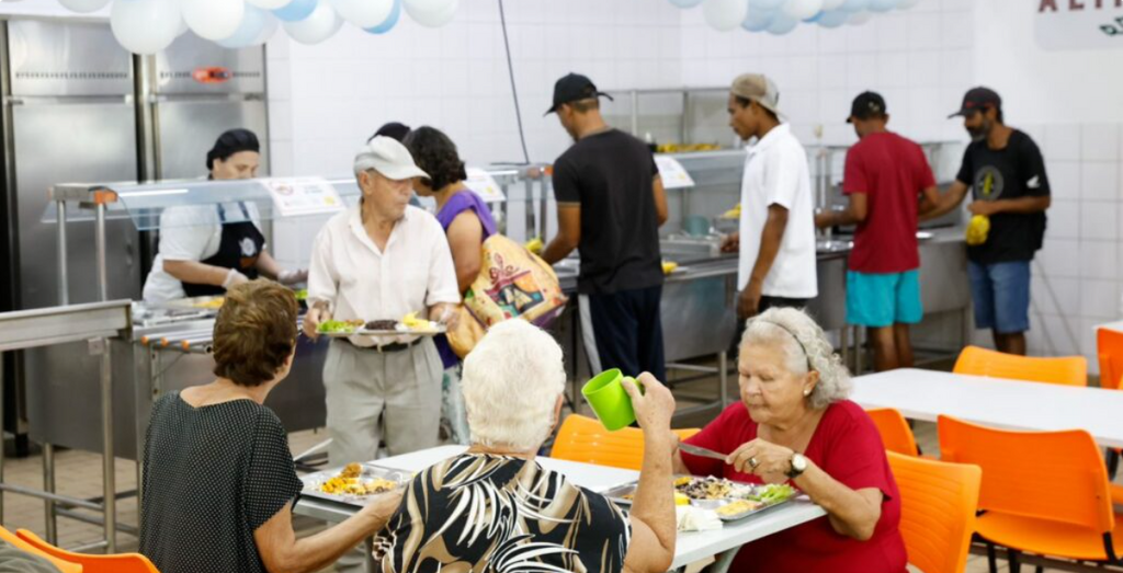 Prefeitura de Joinville realiza pesquisa com usuários dos Restaurantes Populares