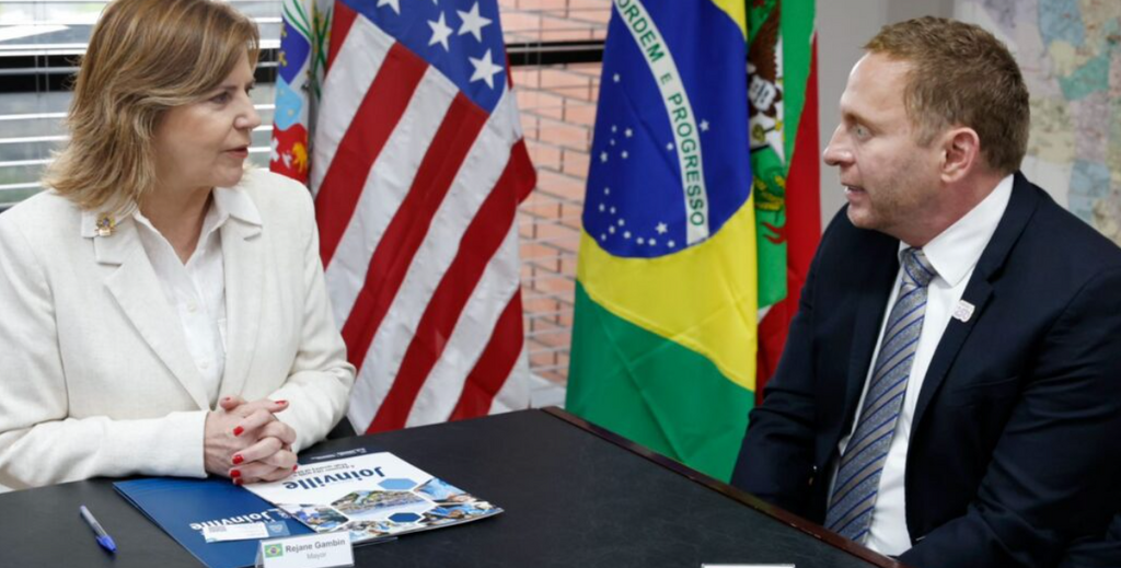 Prefeita Rejane Gambin recebe a visita do cônsul-geral dos Estados Unidos