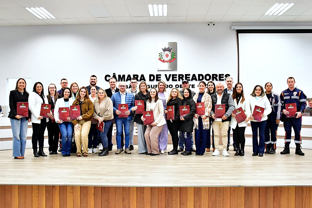 Câmara presta homenagem ao trabalho dos servidores da UPA 24 Horas