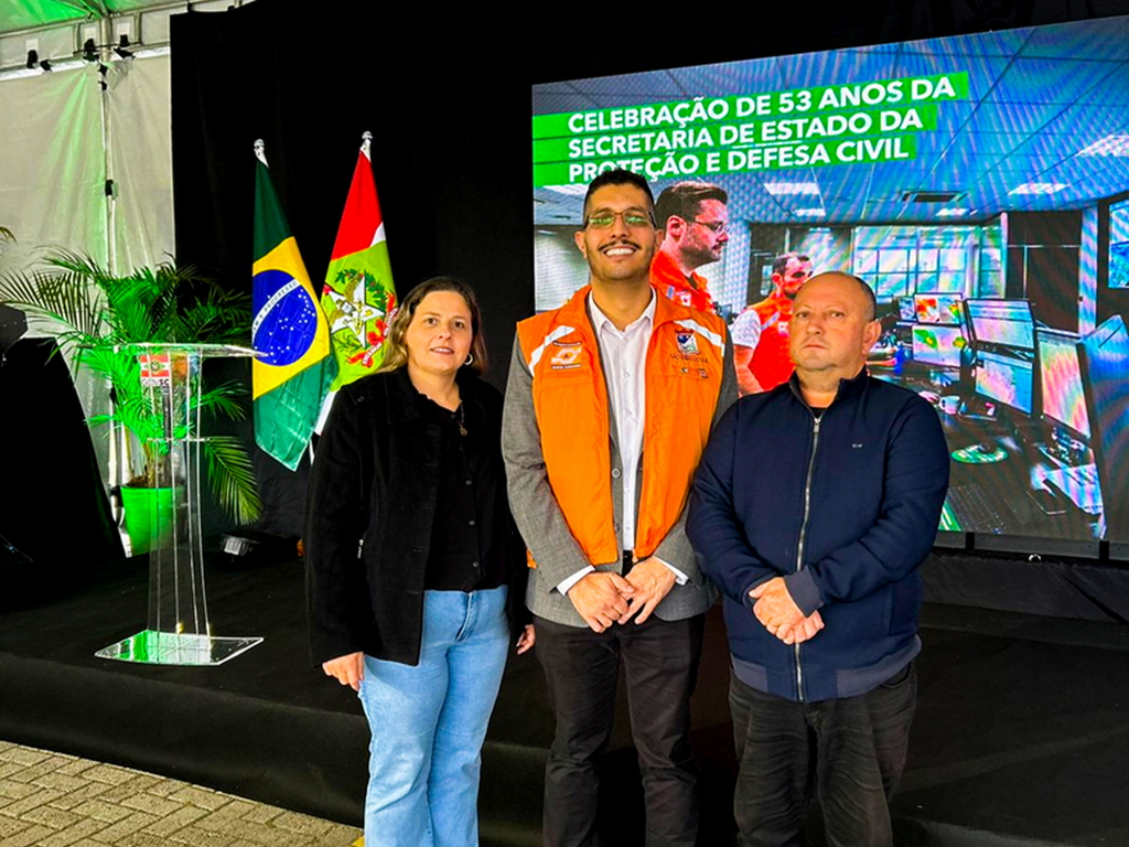 PREFEITURA DE SÃO JOÃO DO SUL RECEBE VIATURA 4X4 PARA FORTALECER AÇÕES DA DEFESA CIVIL DO MUNICÍPIO