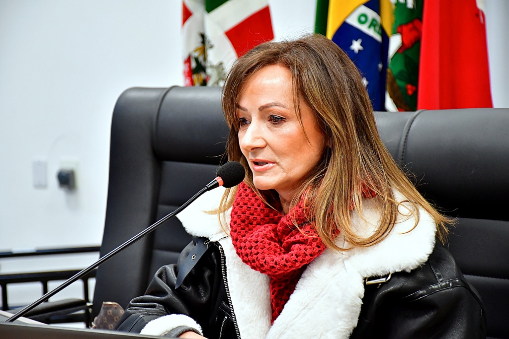 Vereadora solicita implantação de farmácia 24 horas junto à UPA