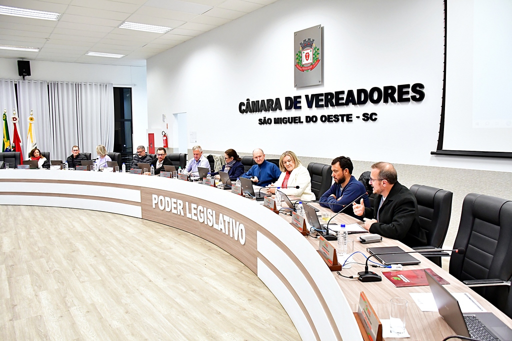 Projetos destinam recursos para ampliação do Horto Municipal e autorizam doação de veículos e equipamentos para a PM