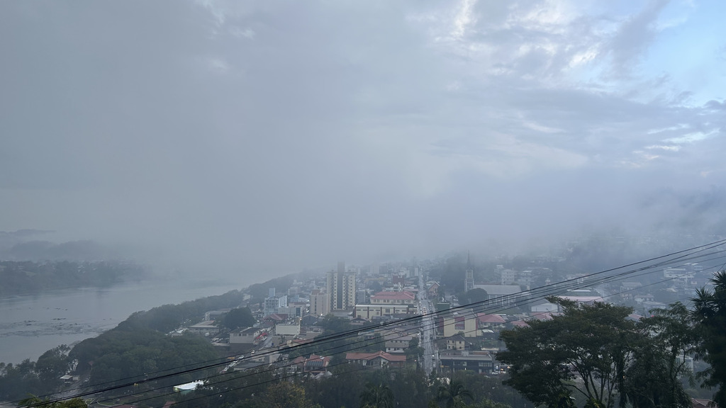 Chuva marca o início da semana na região
