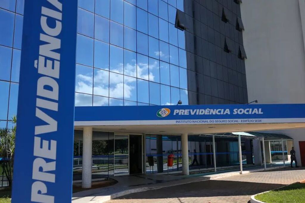 INSS paga segunda parcela do 13º a aposentados e pensionistas; R$ 39 bilhões entram em circulação