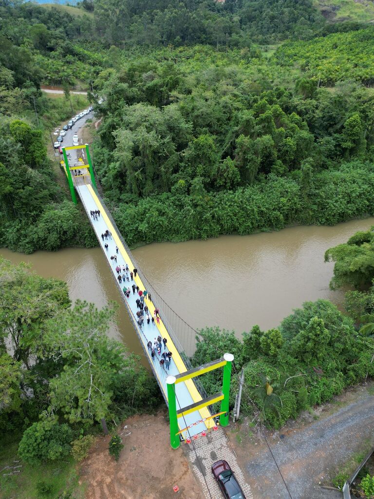 Ponte Artur Ostrowski é inaugurada e se torna referência na região