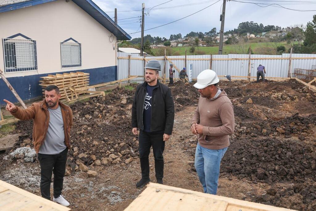 Lucas Neves visita obras em Lages e reforça investimentos nos bairros