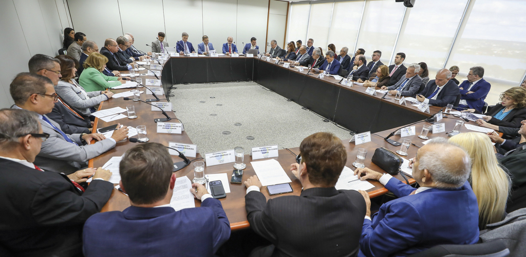 Presidente do TRE-SC participa de reunião com TSE para alinhamento de ações das Eleições 2026