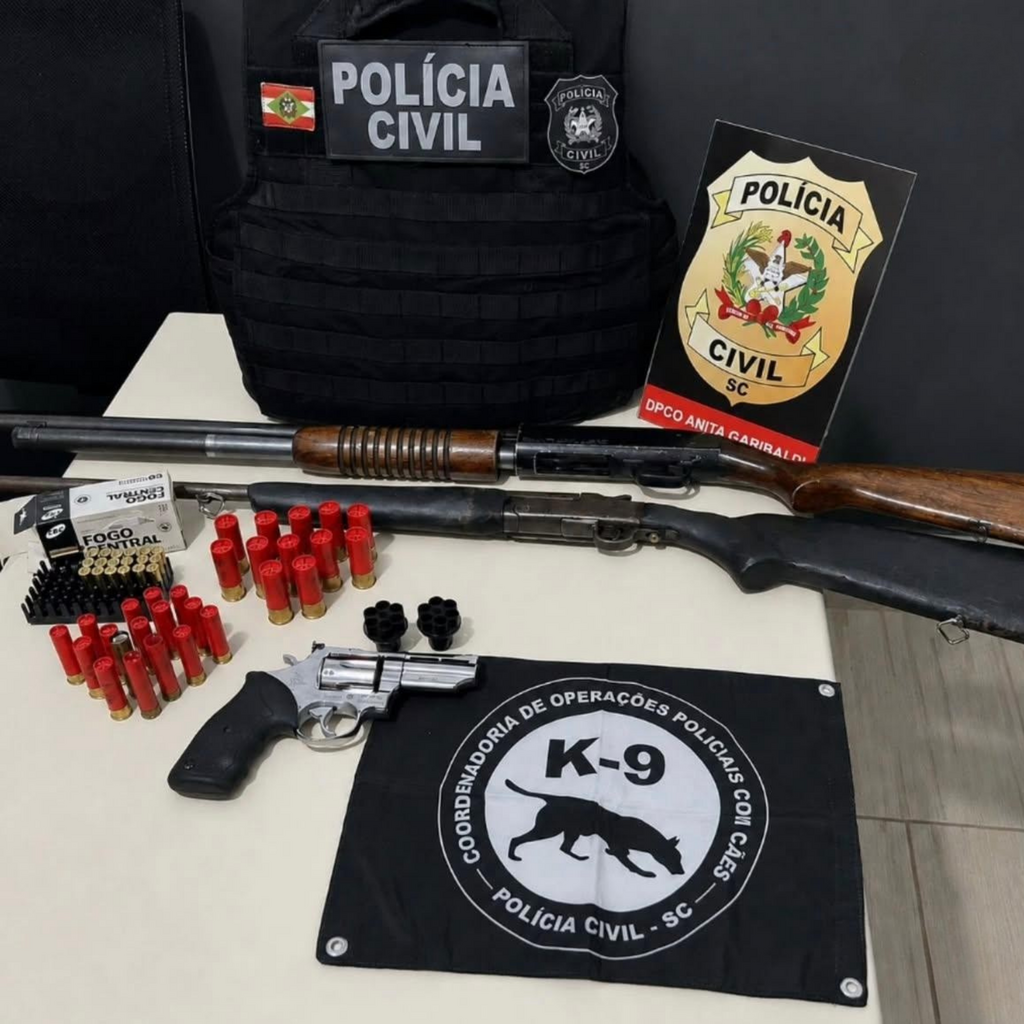 Operação cumpre mandados e investiga comércio ilegal de arma de fogo