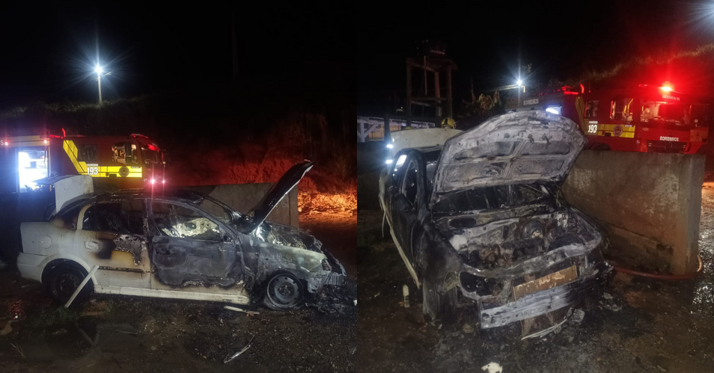 Carro é totalmente destruído por incêndio no pátio de residência em Pouso Redondo
