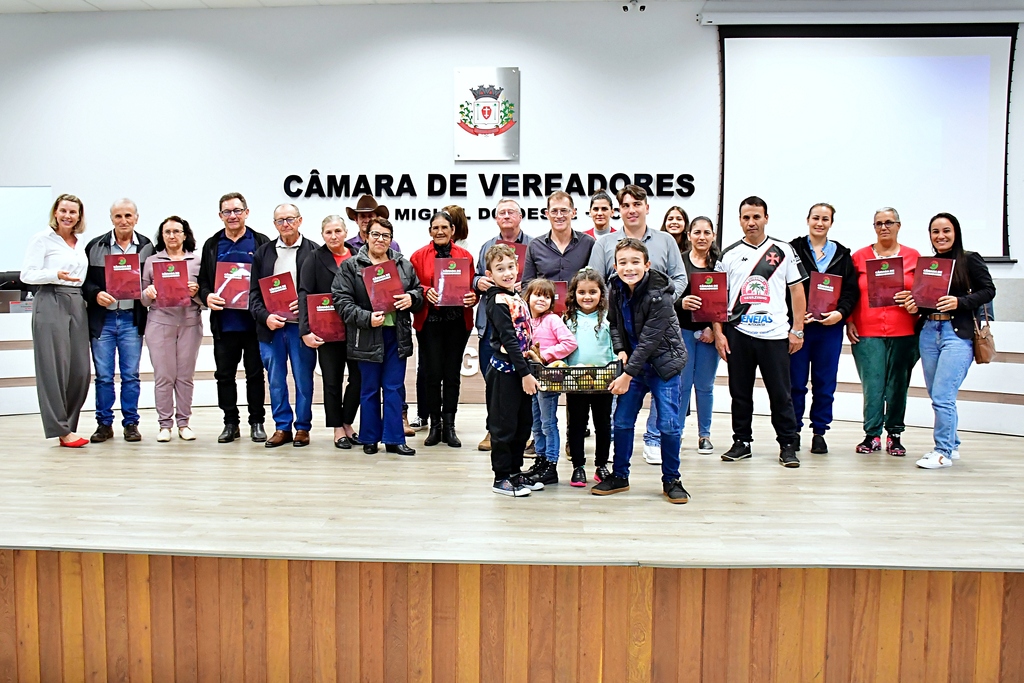 Proposta moção de aplauso em homenagem aos agricultores