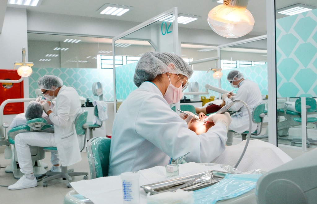 Maio Vermelho: Curso de Odontologia da UCEFF reforça sobre a importância do diagnóstico precoce do câncer de boca