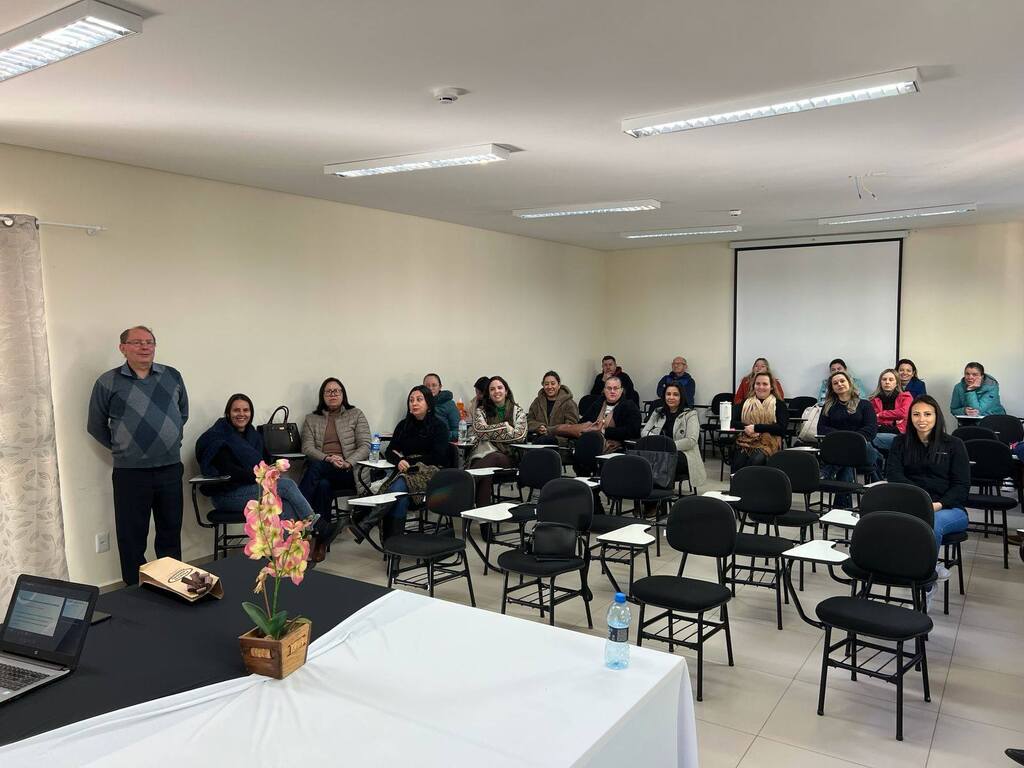 Secretaria Municipal de Educação de Três Barras realizou formação contuinuada para os professores da Rede Municipal de Ensino