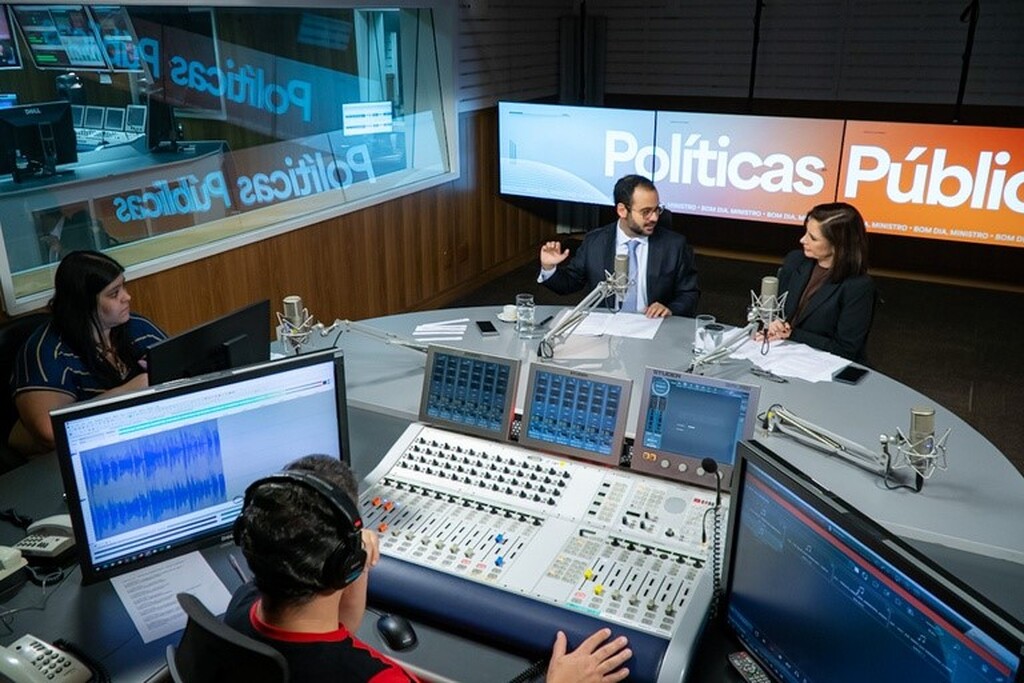 DESENROLA EMPRESAS     Paulo Pereira destaca medidas para ampliar acesso ao crédito a micro e pequenas empresas e reduzir o endividamento