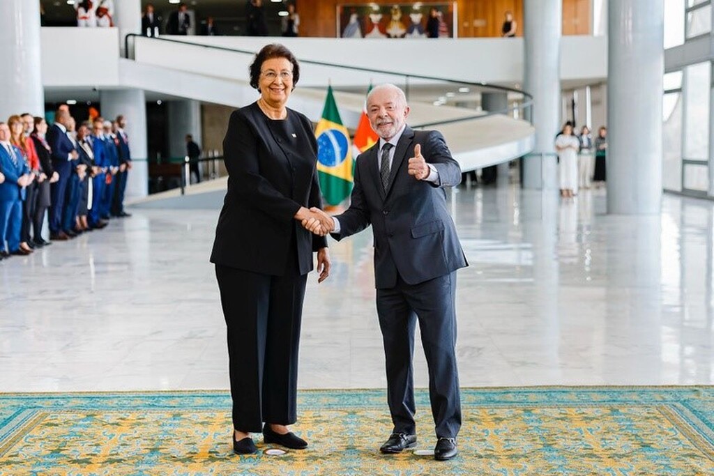RELAÇÕES EXTERIORES    “Brasil acompanha com entusiasmo o novo ciclo de crescimento do Suriname”, declara Lula em visita da presidenta Jennifer Geerlings-Simons
